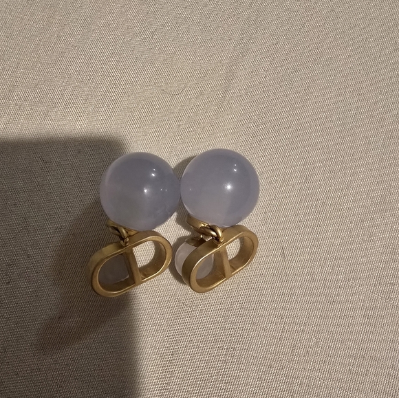 Fashion Earings - Picture 2 of 4